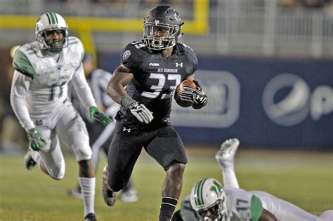 Odu football - Virginia Tech vs. Old Dominion: Virginia Tech went on the road to start the 2022 season, and they lost 20-17 at Old Dominion. ODU's Blake Watson scored from ...